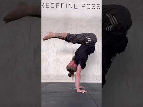 How to “breathe” in a handstand #movementculture #handstanding - YouTube