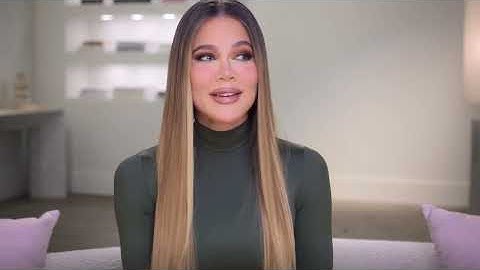 Thumbnail of THe sisters have a vocal lesson together and the they SUCK *nO tAlEnT* THE KARDASHIANS S3 EP8