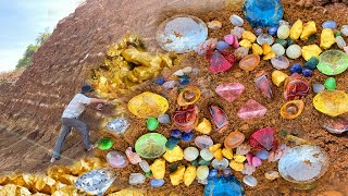 Great Finding Natural Gold, Diamond Amethyst. Diamonds, Quartz Crystal at the mountain gold