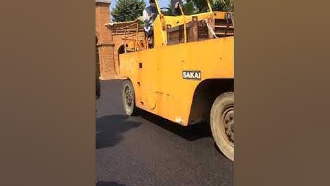 Thi công trải thảm bê tông nhựa nóng tại Quốc Oai - Hà Nội