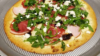 Thin Crust Prosciutto and Arugula Pizza | Homemade Ricotta Fig Pizza in 10 minutes