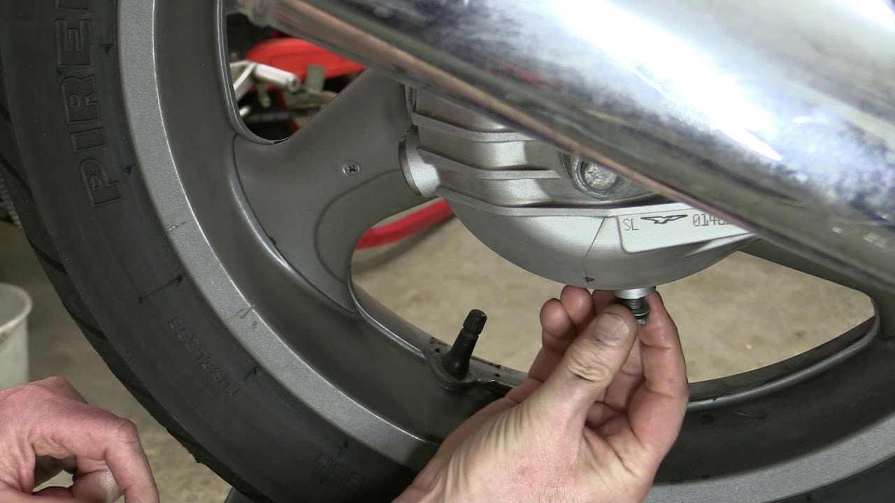 Moto Guzzi Breva 750 Gearbox & Bevel Drive Oil Change YouTube