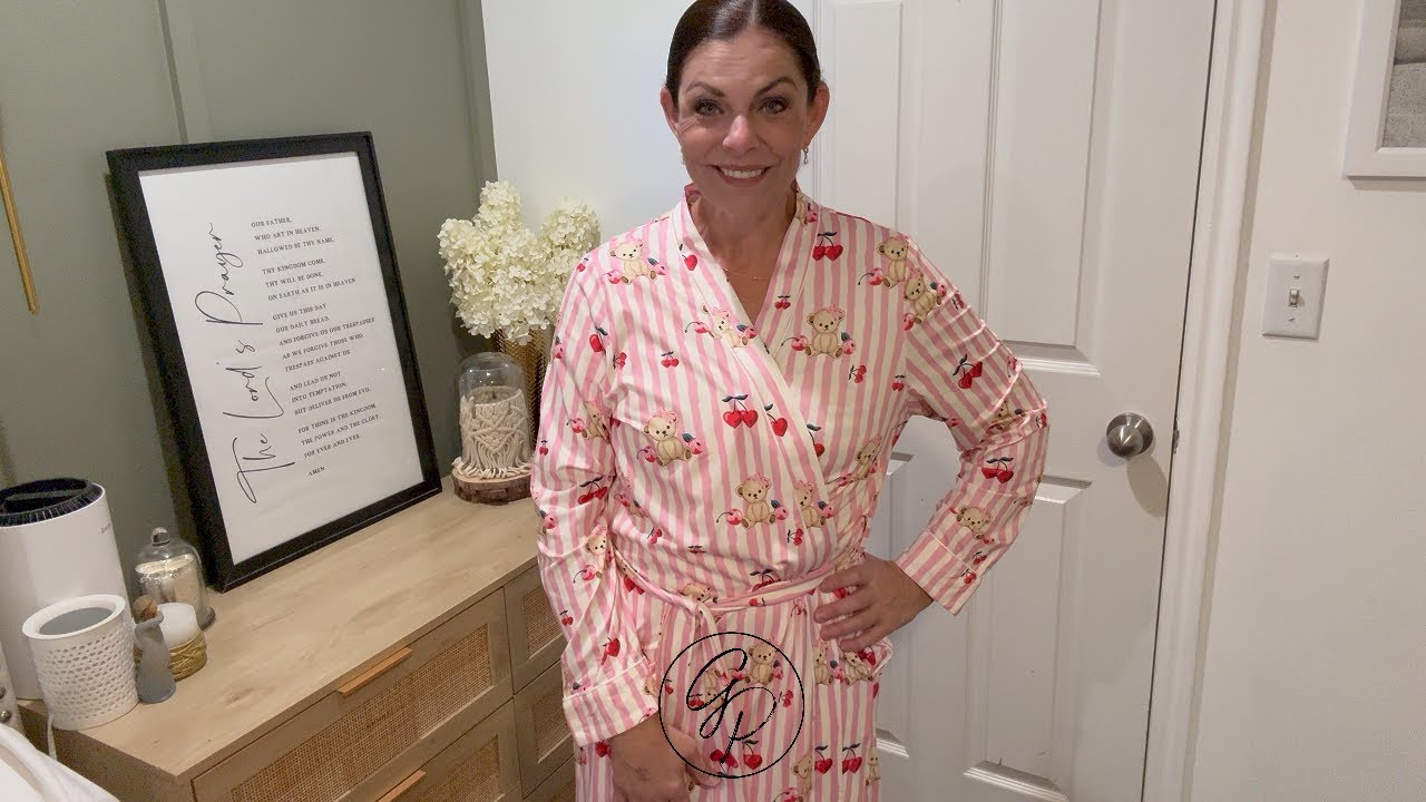 Amazon Fashion Sleepwear /  Ekouaer Womens Lightweight Robes / Perfec for a light coverup