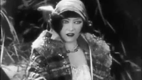 Fine manners/Buenos modales (1927, EE. UU.), Richa...