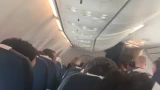 Самолет совершил экстренную посадку в Сочи из-за агрессивного пассажира