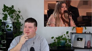 Voice Teacher Reacts to Kelly Clarkson - The Dance