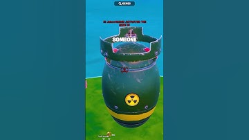 HE DROPPED A NUKE ON THE 1V1V1 MAP!