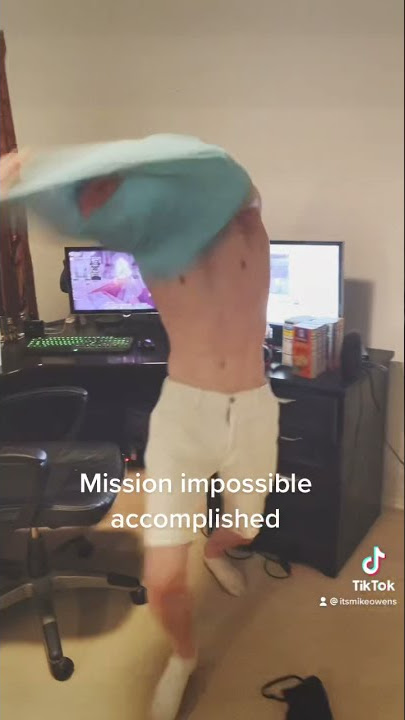 Girl gets completely naked for Miestro oh my god