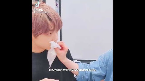 yeonjun wiping soobins vs beomgyu’s lips!✨😳             #kpop #txt #moa #yeonjun #soobin #beomgyu
