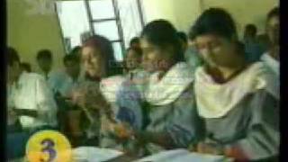 Video voorbeeld van "waqar zaka nahee parah maine pura saal"