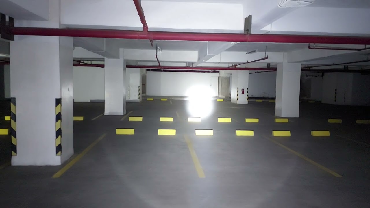 Просто используйте фонарик, темная парковка...