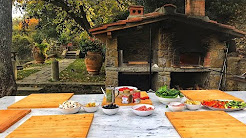 Pizza and Gelato Cooking Class in Tuscan Farmhouse