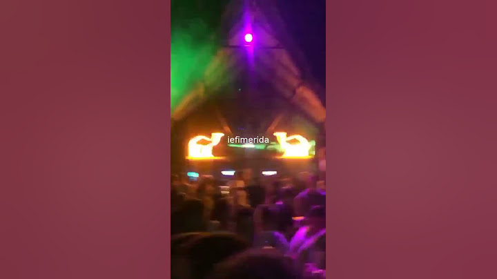 Κορωνοπάρτι σε beach bar της Παραλιακής