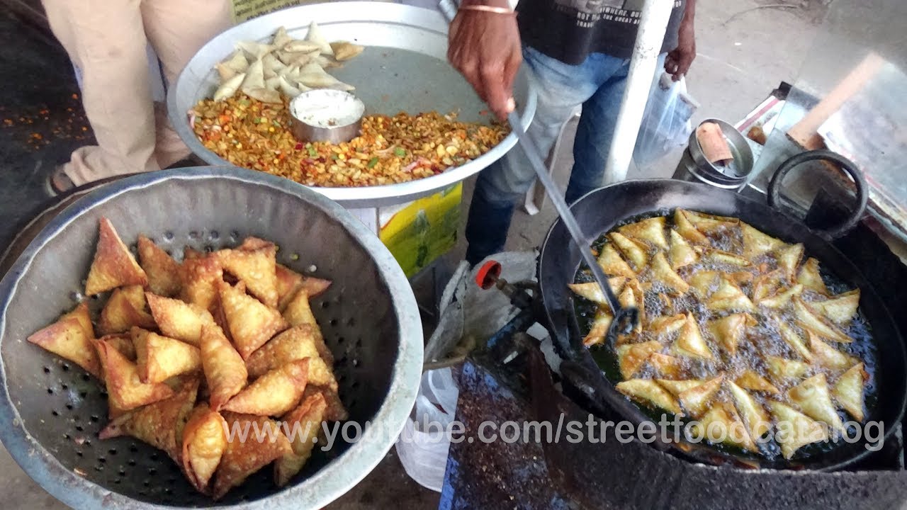 Indian Street Foods in Guntur | How to Make Samosa Recipe | Onion Samosa | Best Indian Street Food | Street Food Catalog