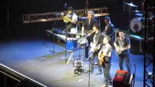 Video thumbnail of "29-11-2014 \\\ Fabi Silvestri Gazzè live a Bari, Palaflorio - Cara Valentina"