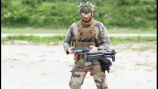 Skydrone Chargé Par La Dga De Plancher Sur Le Durcissement Des Drones