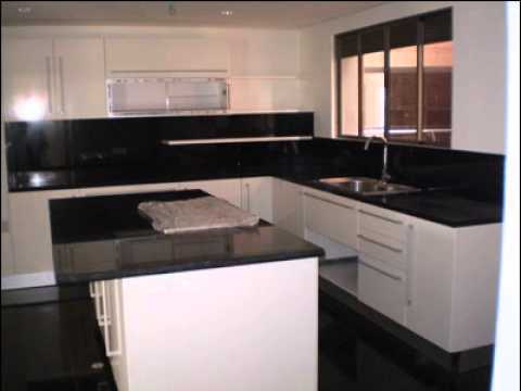 Cocinas integrales en granito natural (1).wmv youtube