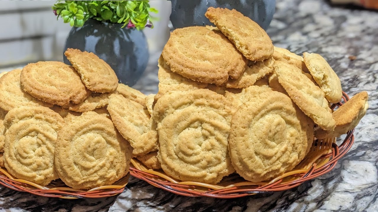 UKO WAKORA IBISUGUTI MURUGO BIRYOSHYE BITAGUHENZE//homemade delicious biscuits (cookies) 🍪🍪