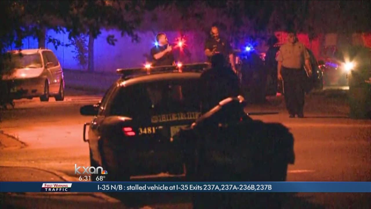 SWAT team arrests robbery suspect - YouTube