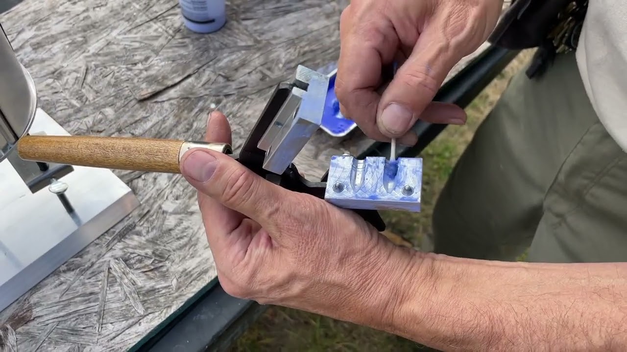 Lee cast bullet mold prep with carpenters chalk and bees wax
