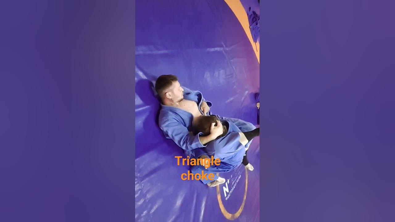 Дзюдо удушающий ногами
