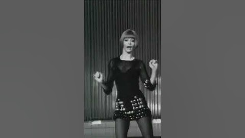 Raffaella Carra dancing and singing during the 1970 TV show Canzonissima ❤️❤️❤️