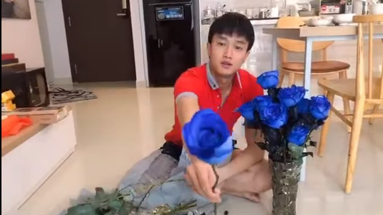 Quốc Trường tự tay cắm hoa cực đẹp