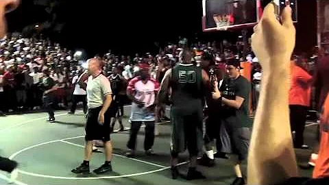 COURTSIDE Kevin Durant vs. Michael Beasley at the Dyckman League -- 8/4/11