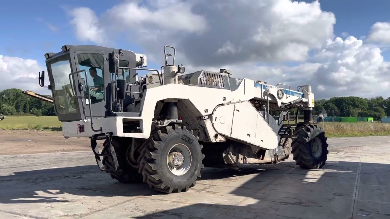 Wirtgen WR2000 Asphalt Recycler - Year: 2005 (Refnr. BM4566) 