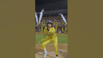 “Shake It” Hitter Walk-up | Savannah Bananas#shorts#baseball#bananaball#savannahbananas#metrostation