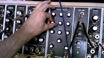 Angelo Metz phone video of the synthesizers.com