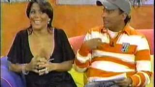 ALEJANDRA GUZMAN PLATICA SEXUAL 01 OTRO ROLLO