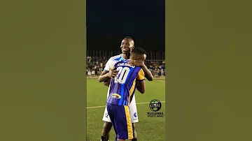 INSIDE Ugandan Forward Emmanuel Okwi Came Face To Face With Azam FC Goalkeeper After Penalty 