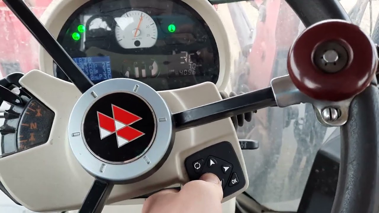 Massikalla kyntöä ja joystickin testausta