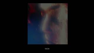 Twiin - "Drowning"