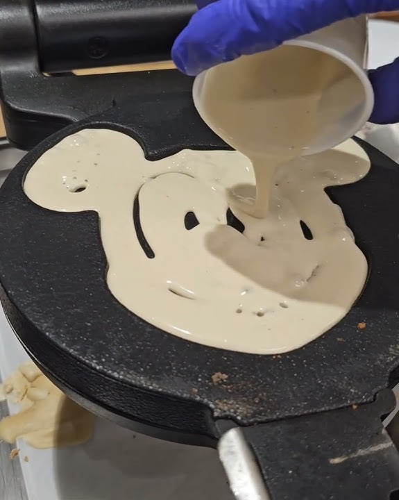 The Best MICKEY MOUSE Waffles #shorts #druryhotel #disney  🤤