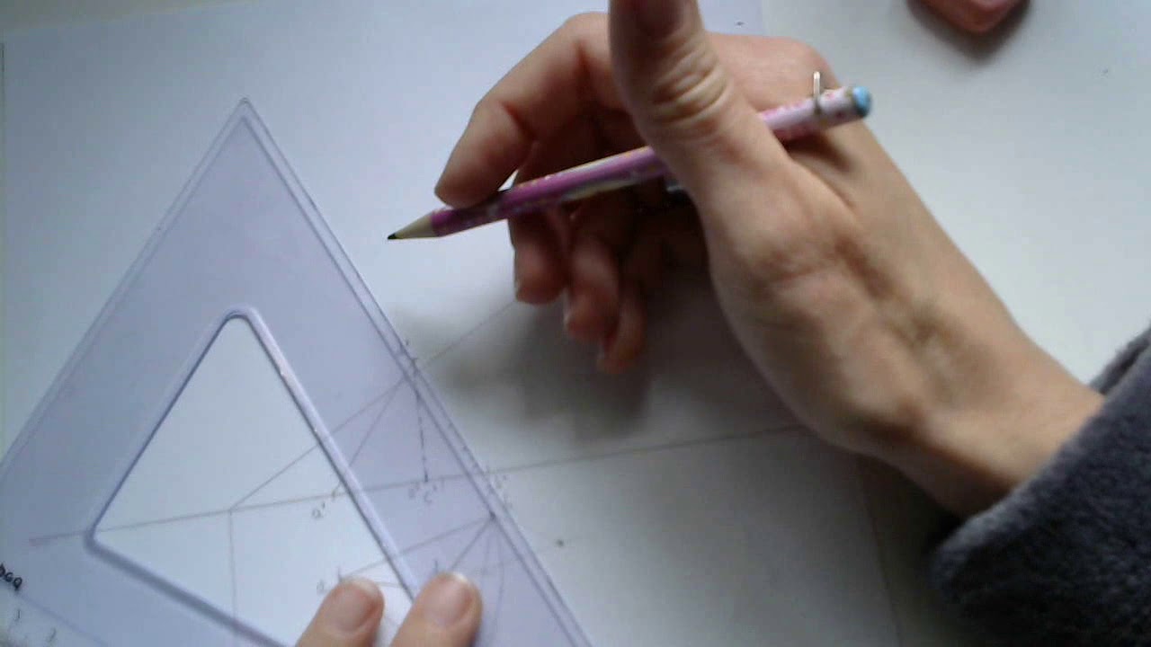 SECCIÓN DE UN TETRAEDRO POR UN PLANO PROYECTANTE VERTICAL