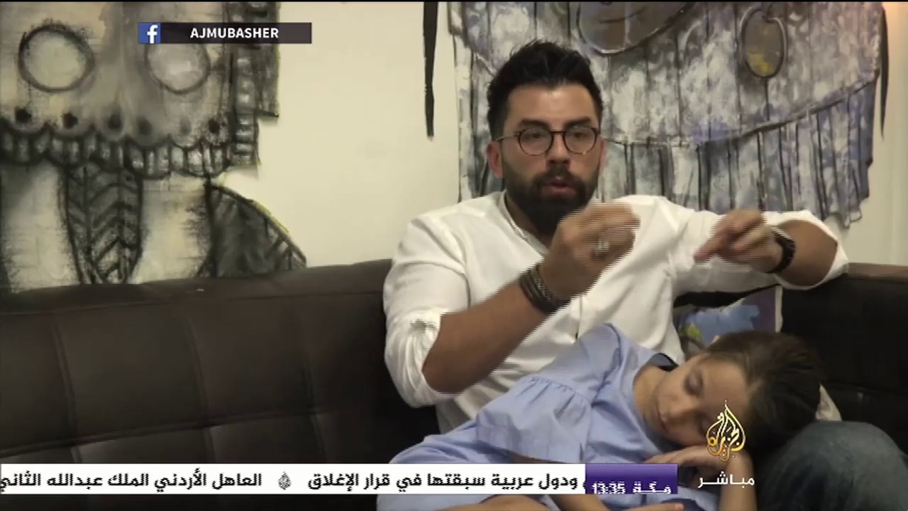 فنان سوري .. سخر ريشته للتعبير عن معاناة بلده