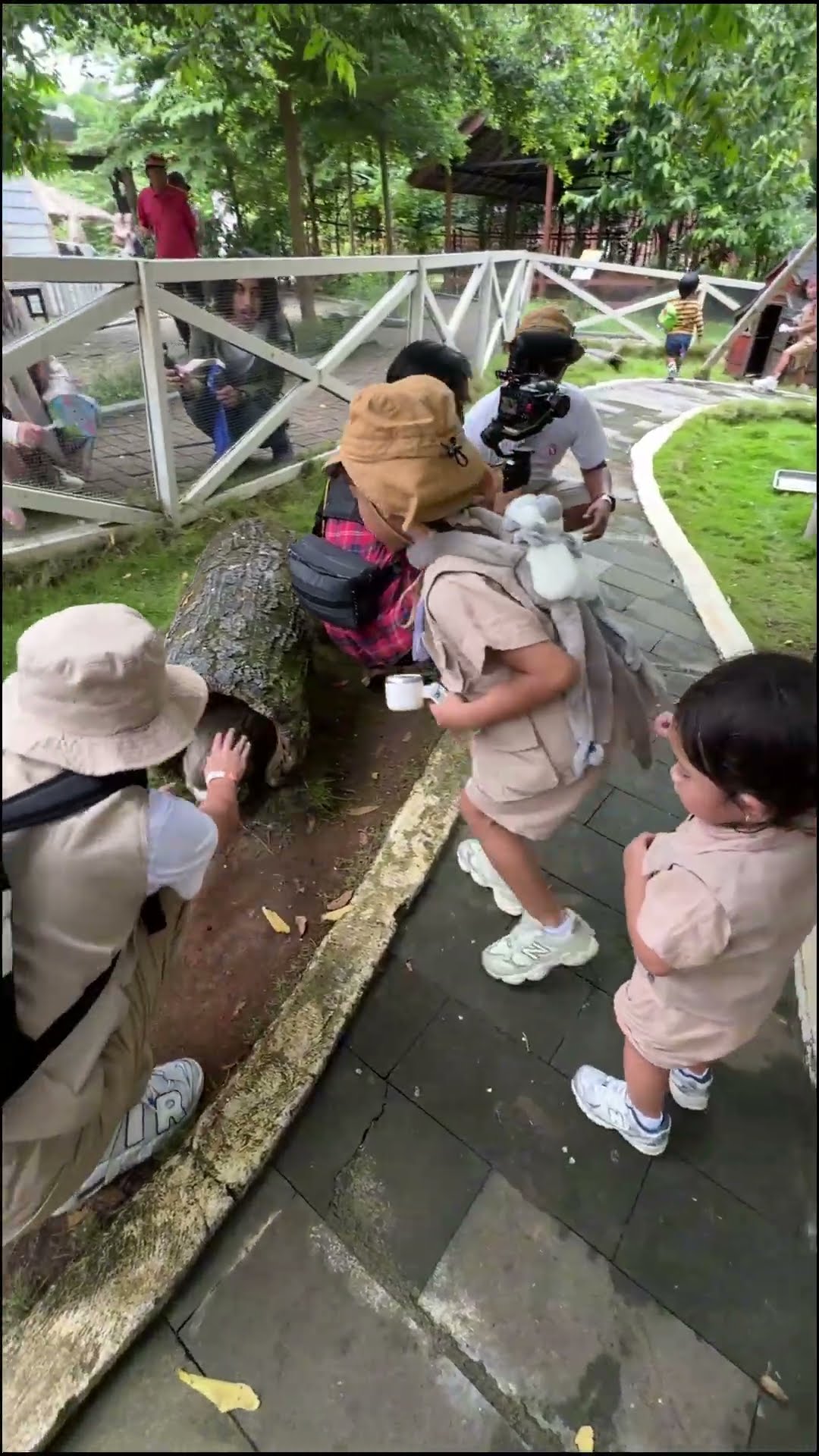 LEIKA LEXIE KEJAR-KEJARAN SAMA KELINCI, AKHIRNYA AYAH YANG DAPET ? #shorts #dienaftr #viralvideo
