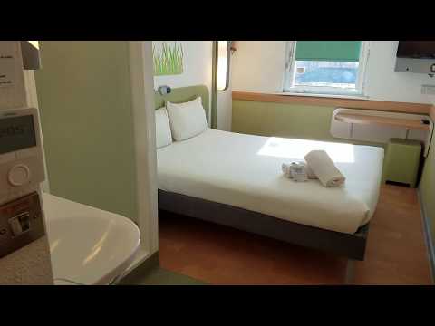 Hotel Ibis Budget Tour Inside Double Room Cardiff City Centre, Wales