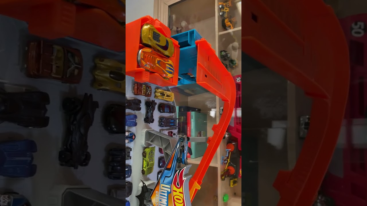 Hot Wheels ultimate shark garage