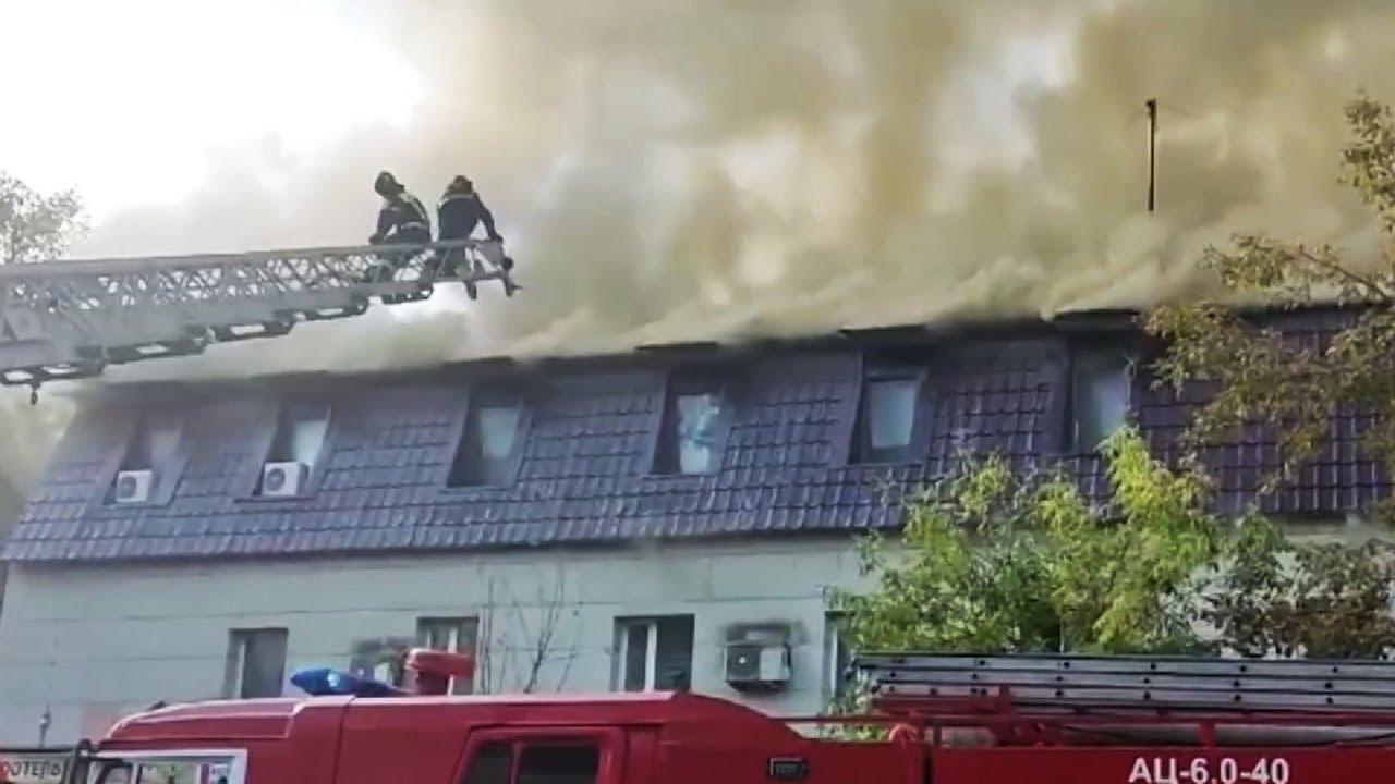 Щелково в дыму и копоти. Сильнейший пожар уничтожает торгово-офисное здание