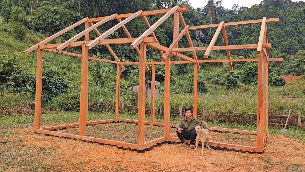 The young man left the city to build a farm | Build a big new house.