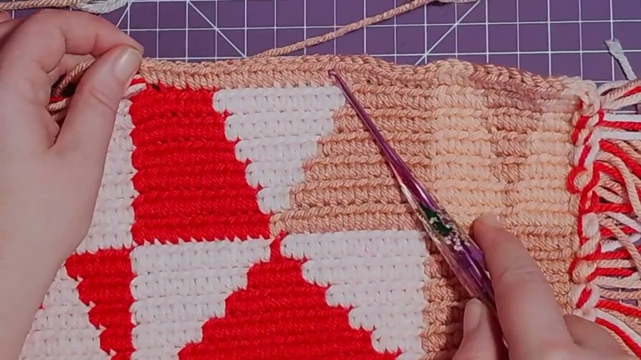 Day 19 Technical Thursday | Carry All Colors vs Carry only Used Colors? | Tapestry Crochet