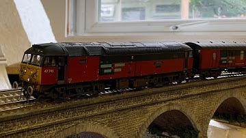 Badgers cross DCC sound, modern image layout running session. Rail Express Systems 47745 debut.