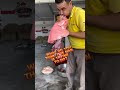 What do you think this man is trying to do? If anyone has an idea, write it in the comments.