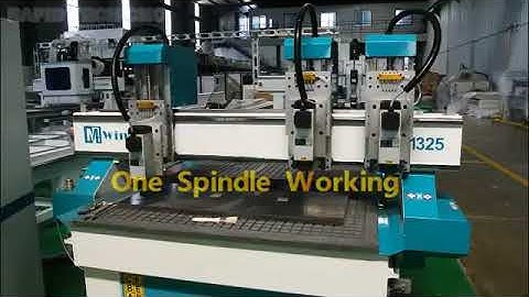 Woodworking CNC Router for engraving with 3 spindles