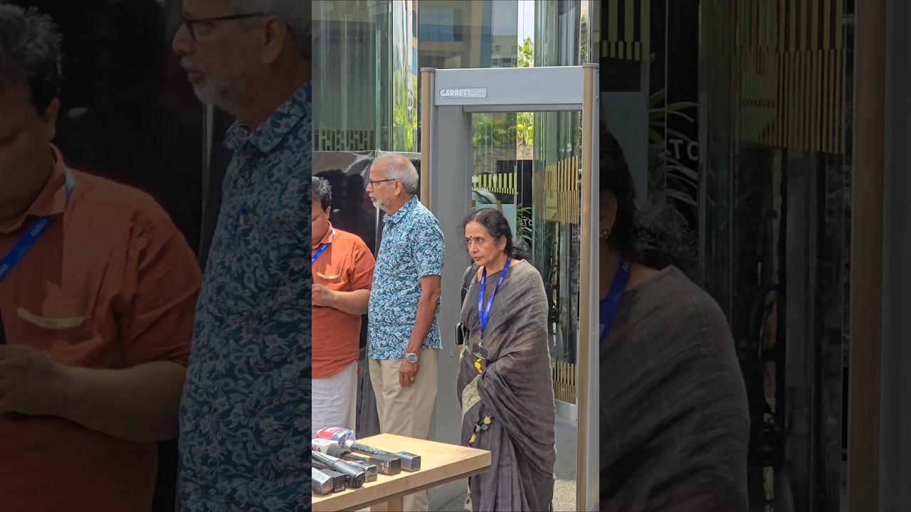 സായികുമാറിന്റെ സഹോദരി!! വിനു മോഹന്റെ അനിയൻ!! ഇവർ എല്ലാവരം ഒരേ ഫാമിലിയ 🤩🤩 | SHOBHA MOHAN | ANU MOHAN