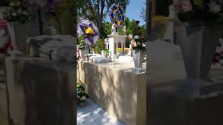 visitando el panteón del Derramadero Uriangato Guanajuato