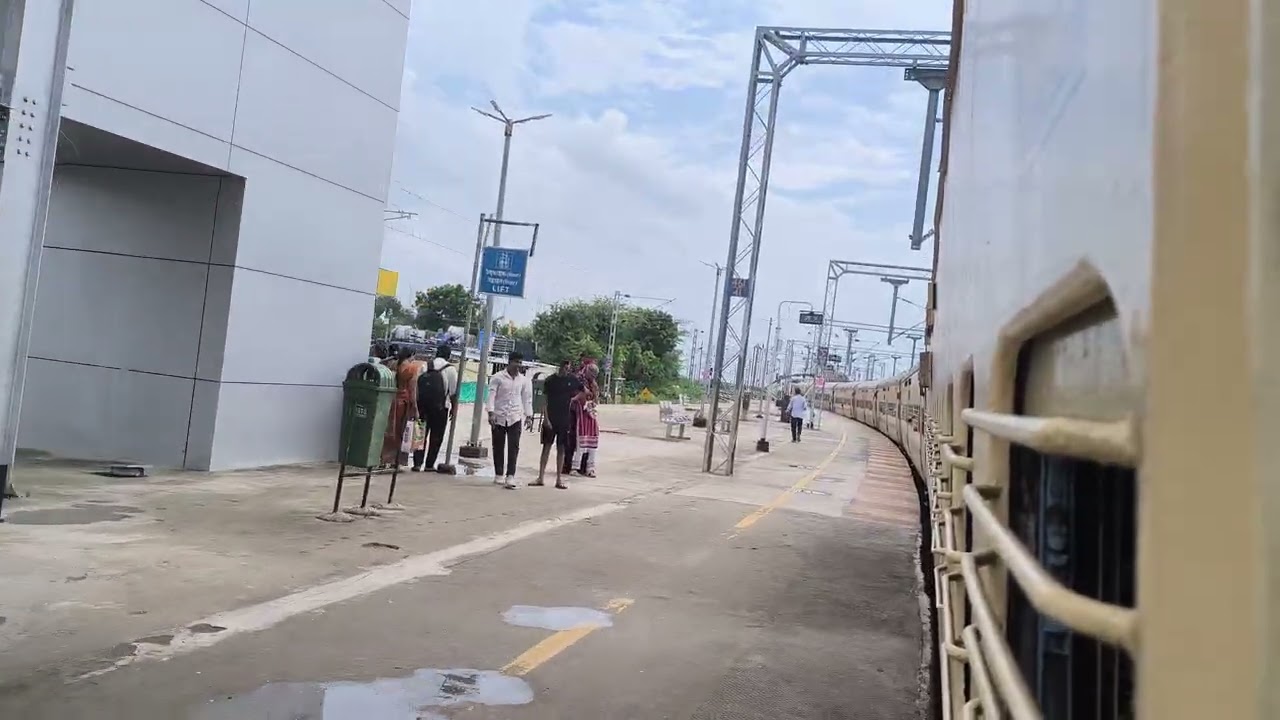 KOPARGAON RAILWAY STATION DEPARTURE 11410 NIZAMBAD - PUNE EXPRESS 